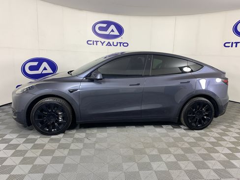 Used 2022 Tesla Model Y Long Range AWD/4WD image 6