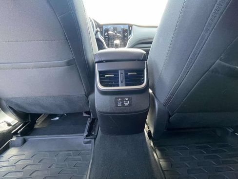 Used 2024 Subaru Outback Premium AWD/4WD image 5
