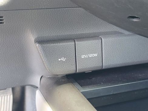 Used 2021 Toyota Camry SE image 34