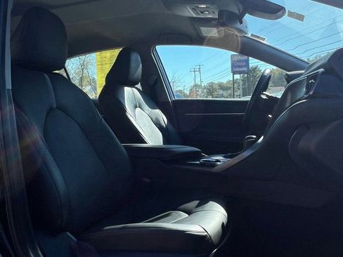 Used 2019 Toyota Camry XSE image 13