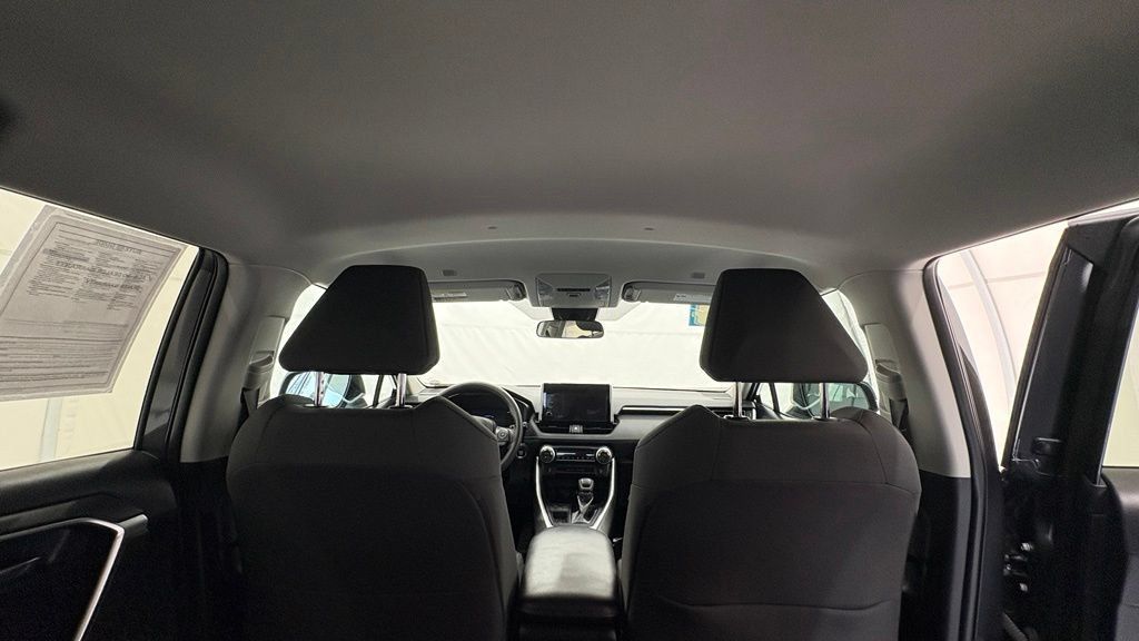 Used 2024 Toyota RAV4 XLE FWD image 28