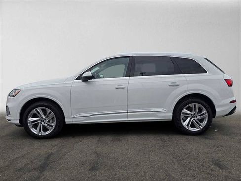 Used 2023 Audi Q7 2.0T Premium w/ Towing Package AWD/4WD image 6