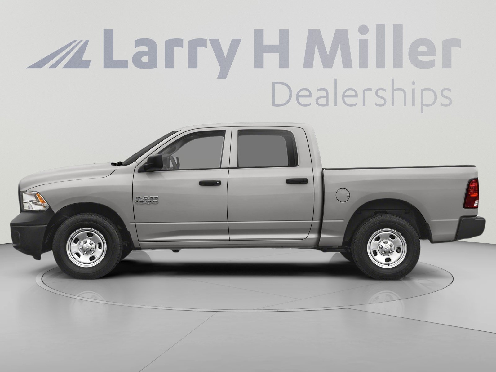 Used 2018 RAM 1500 Express w/ Express Value Package RWD image 3