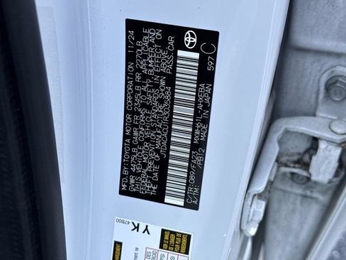 Used 2024 Toyota Prius Prime FWD image 27