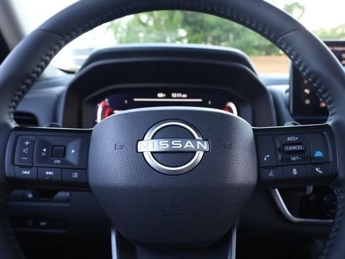 Certified 2025 Nissan Rogue SL w/ Tech Package AWD/4WD image 11