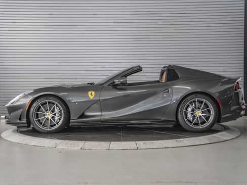 Used 2023 Ferrari 812 GTS RWD image 2