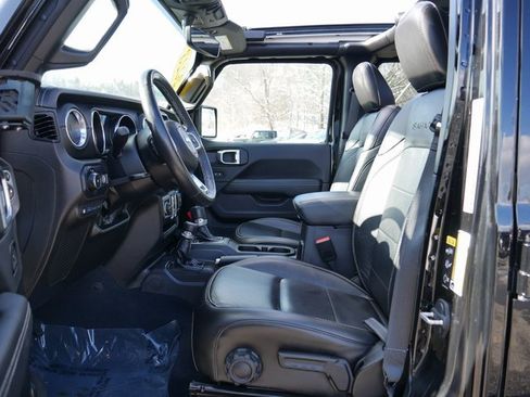 Used 2023 Jeep Wrangler Unlimited Sahara w/ Cold Weather Group image 13