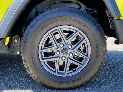 Used 2024 Jeep Wrangler Sport AWD/4WD image 33