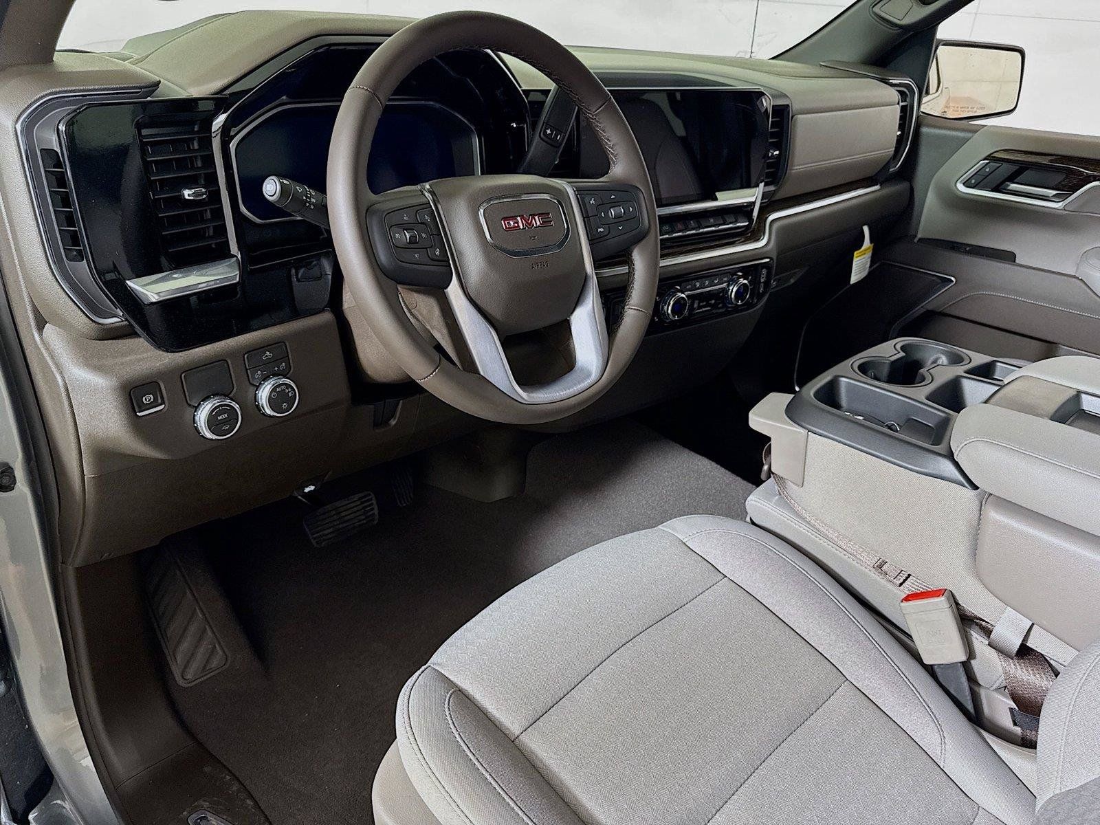 New 2026 GMC Sierra 1500 SLE w/ Preferred Package RWD image 5