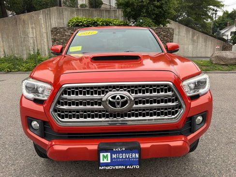 Used 2017 Toyota Tacoma TRD Sport w/ Tow Package (A/T) AWD/4WD image 8