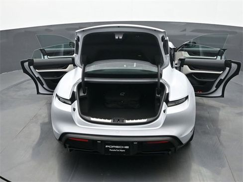 New 2026 Porsche Taycan image 29
