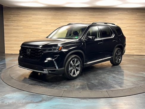 Used 2025 Honda Pilot Elite image 6