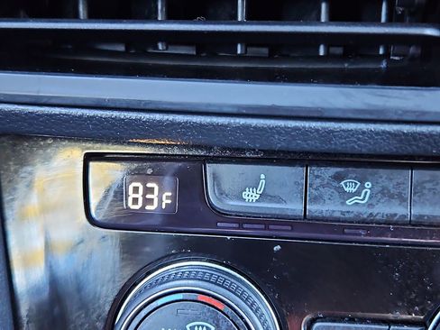 Used 2024 Volkswagen Jetta SE image 17