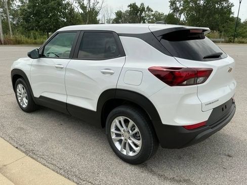 New 2026 Chevrolet TrailBlazer LS w/ LS Convenience Package FWD image 4