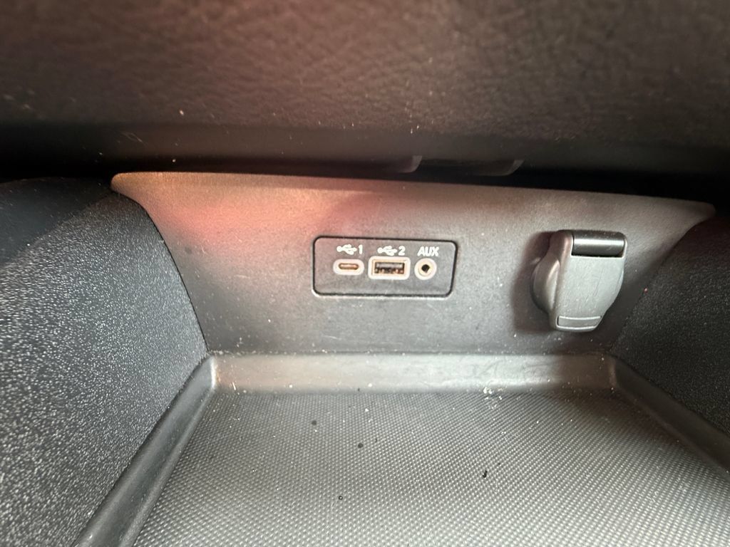 Used 2025 Nissan Altima 2.5 SV FWD image 34