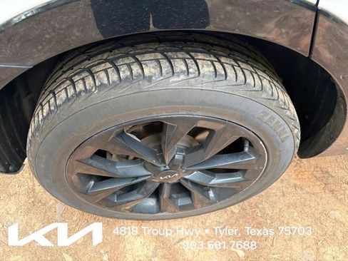Certified 2023 Kia Sorento SX AWD/4WD image 12