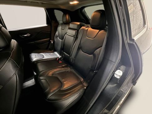 Used 2015 Jeep Cherokee Limited image 22