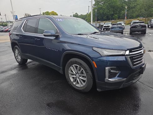 Used 2023 Chevrolet Traverse LT AWD/4WD image 1