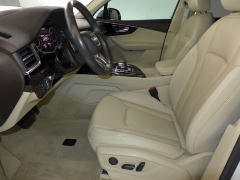 Used 2019 Audi Q7 3.0T Prestige image 48