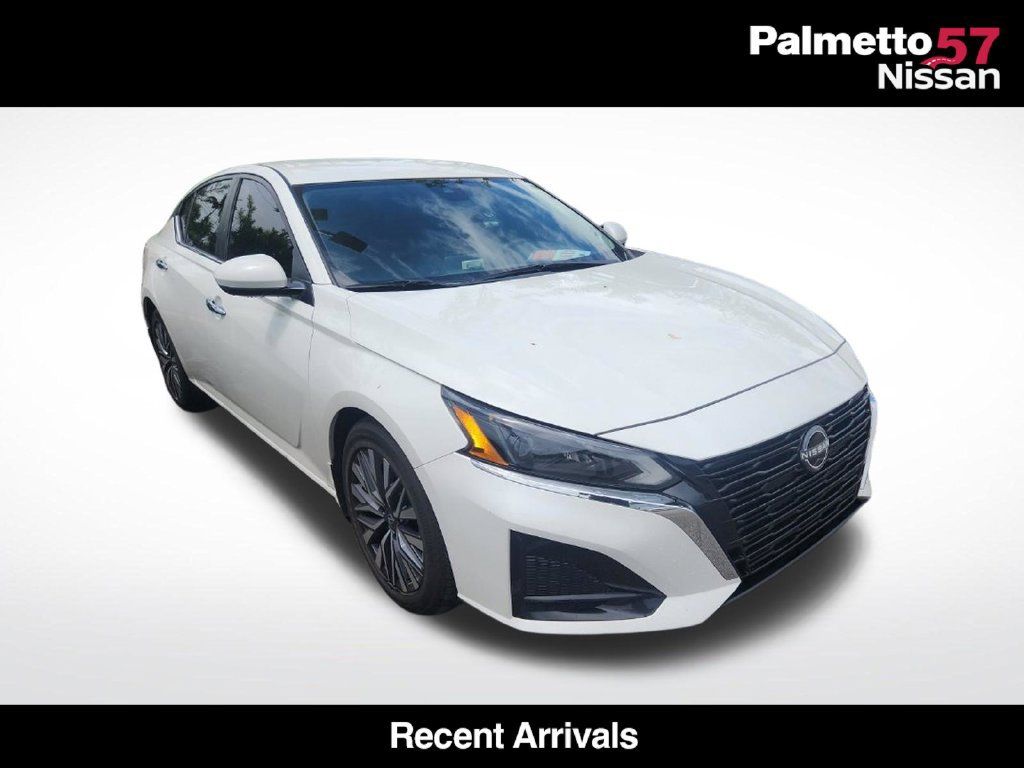 Used 2023 Nissan Altima 2.5 SV FWD image 1