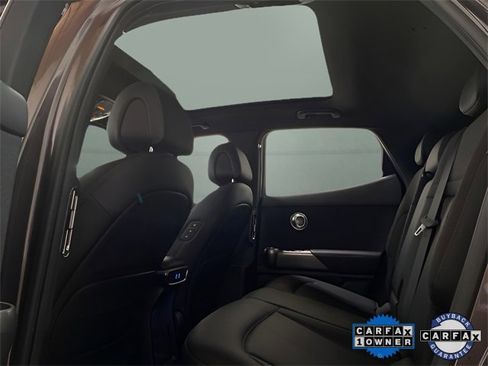 Used 2024 Genesis GV60 RWD image 21