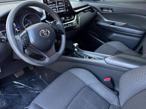 Used 2021 Toyota C-HR LE FWD image 4