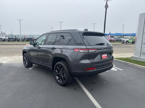 New 2025 Jeep Grand Cherokee Limited image 7