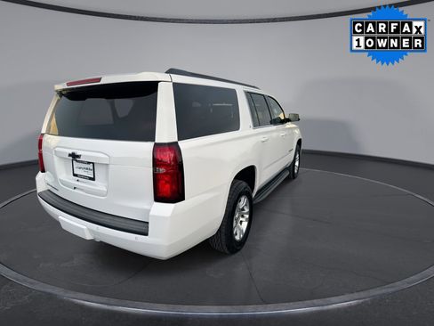 Used 2019 Chevrolet Suburban LT w/ Luxury Package image 13