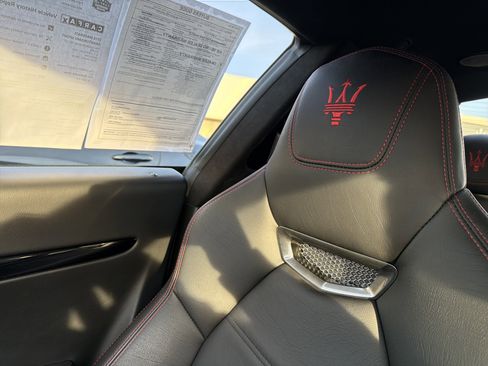 Used 2016 Maserati GranTurismo MC image 19