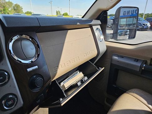 Used 2013 Ford F250 Lariat w/ Lariat Interior Pkg AWD/4WD image 20