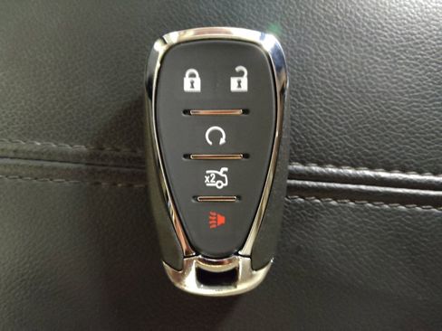 Used 2023 Chevrolet Malibu LT FWD image 32