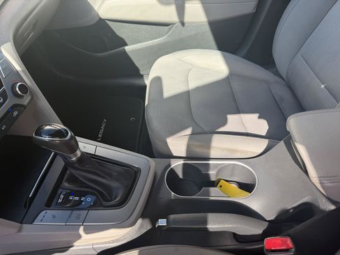 Used 2017 Hyundai Elantra SE w/ SE A/T Tech Package 03 FWD image 16