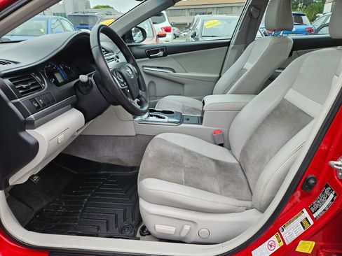 Used 2013 Toyota Camry XLE w/ Leather Pkg FWD image 15