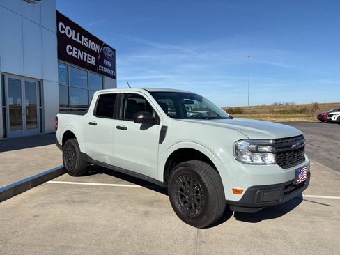 Used 2023 Ford Maverick XLT image 7