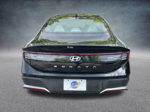 Used 2026 Hyundai Sonata SE FWD image 32