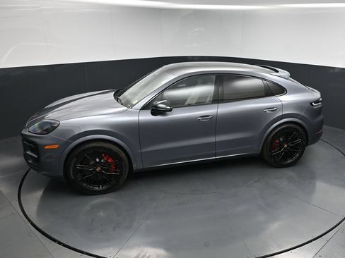 New 2026 Porsche Cayenne S AWD/4WD image 16
