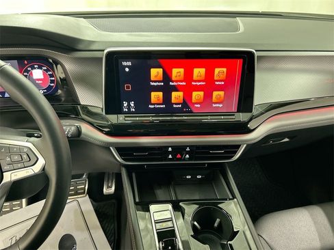 Certified 2024 Volkswagen Atlas Peak Edition SE image 25