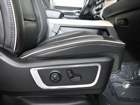 Used 2019 RAM 1500 Laramie image 15