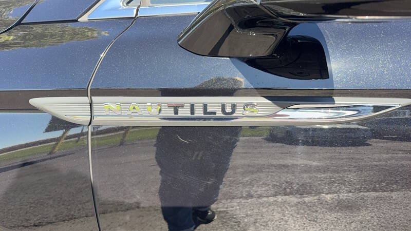 Used 2020 Lincoln Nautilus Reserve AWD/4WD image 10