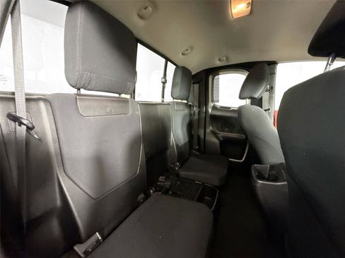 Certified 2022 Toyota Tacoma SR5 image 33