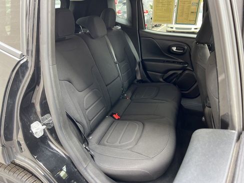 Used 2022 Jeep Renegade Latitude w/ Convenience Group image 25