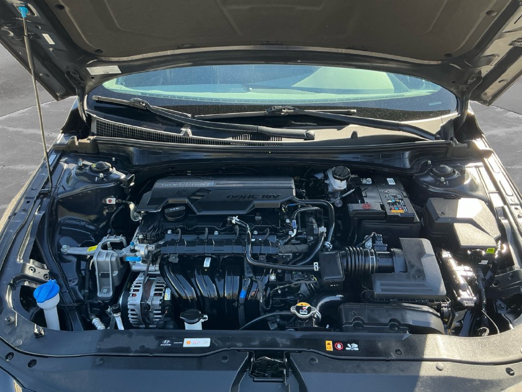 Used 2025 Hyundai Elantra SEL FWD image 18