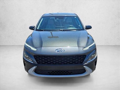 Used 2022 Hyundai Kona SE FWD image 2