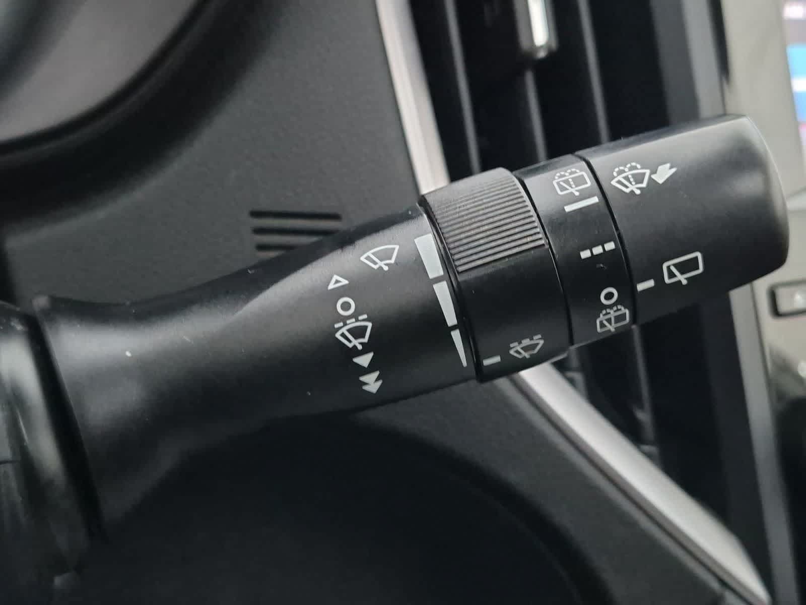 Used 2020 Subaru Forester Premium AWD/4WD image 19