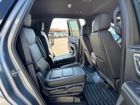 Used 2021 Chevrolet Tahoe Z71 w/ Z71 Off-Road Package image 12