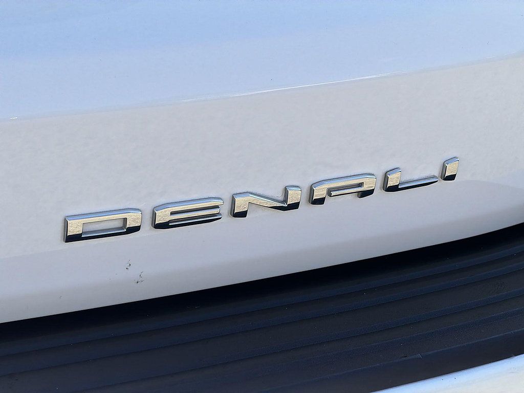 Used 2024 GMC Yukon XL Denali RWD image 32