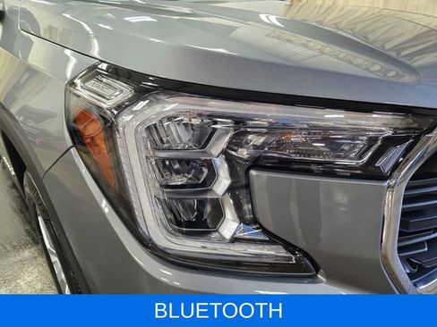 Used 2023 GMC Terrain SLE w/ Driver Convenience Package image 5