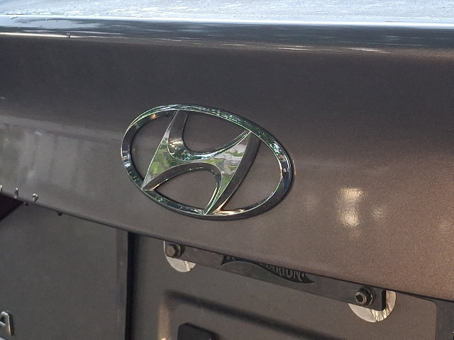 Used 2018 Hyundai Elantra SE FWD image 9
