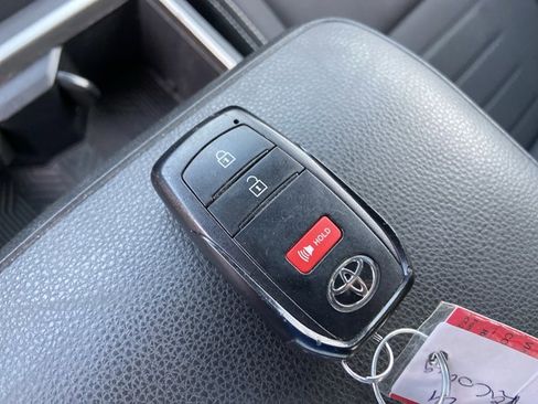 Used 2024 Toyota Tacoma TRD Off-Road image 45