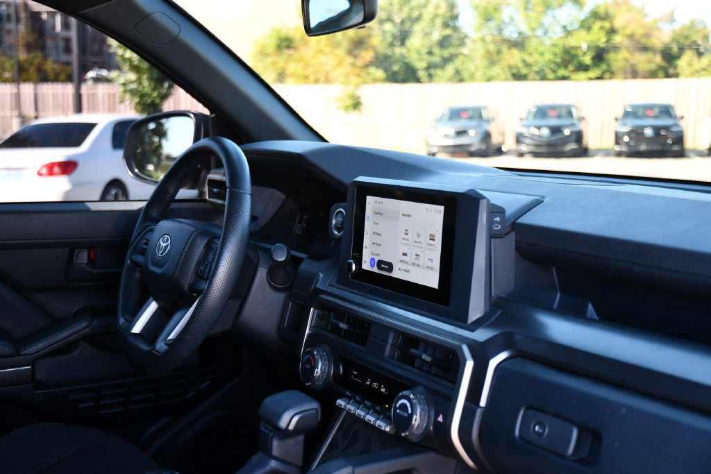 Used 2025 Toyota 4Runner SR5 AWD/4WD image 40